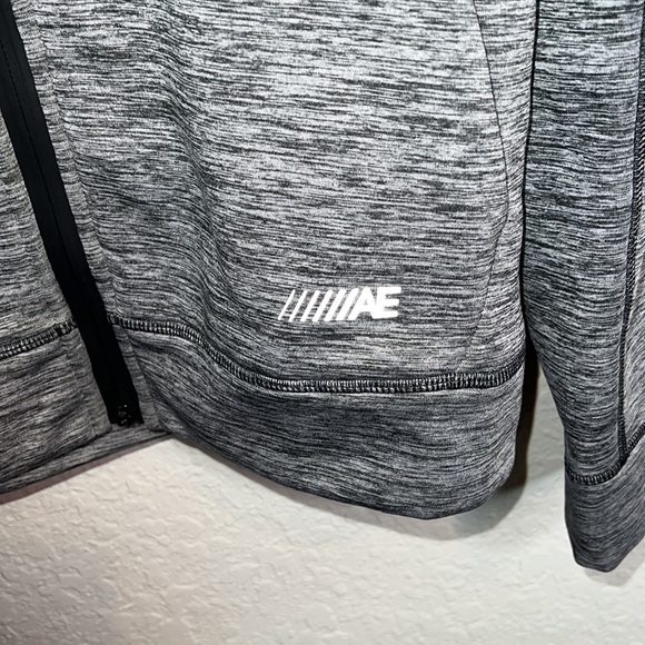 American Eagle Men’s Long Sleeve AE Active Flex Gray Zip Up Jacket - Picture 3 of 7